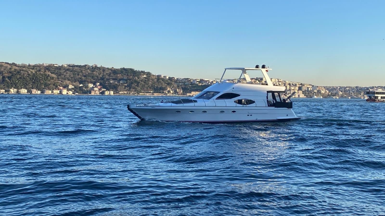 Butik Yat · 10 Kişilik exterior view 4 — 10-guest boutique private yacht for Bosphorus charter