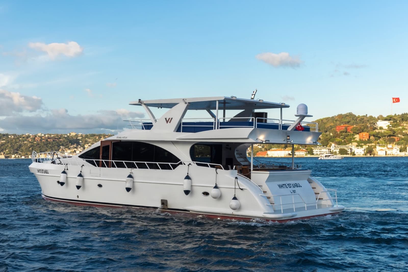 Event Jacht · 44 Gasten exterior view 4 — 44-guest event yacht for Bosphorus corporate and private events