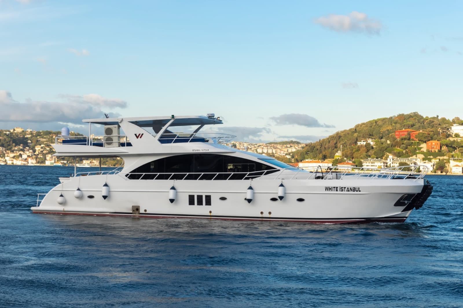 Event Jacht · 44 Gasten exterior view 5 — 44-guest event yacht for Bosphorus corporate and private events