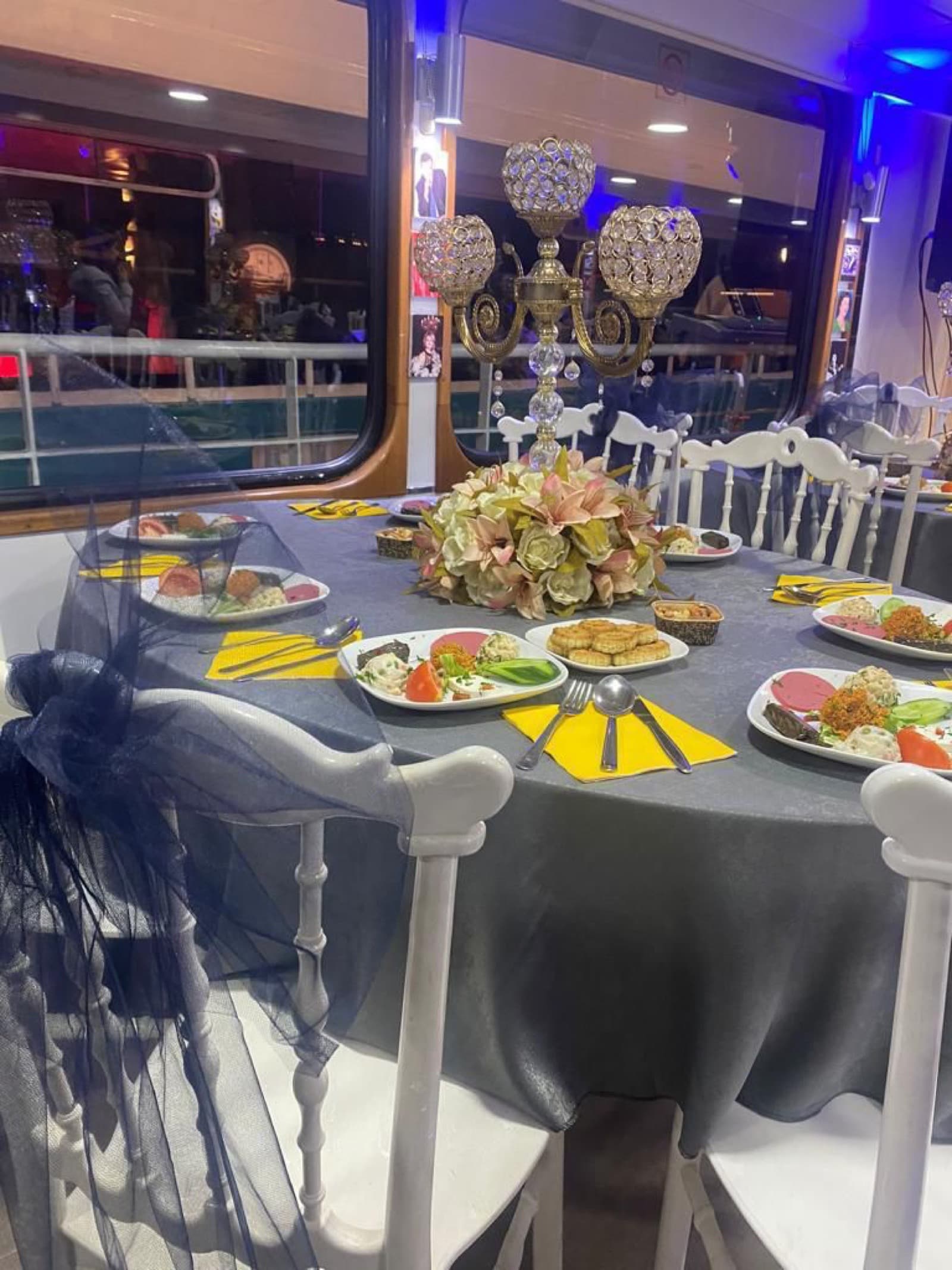 Mega Etkinlik Yatı · 150 Kişilik interior view 5 — 150-guest mega event yacht for Bosphorus large gatherings