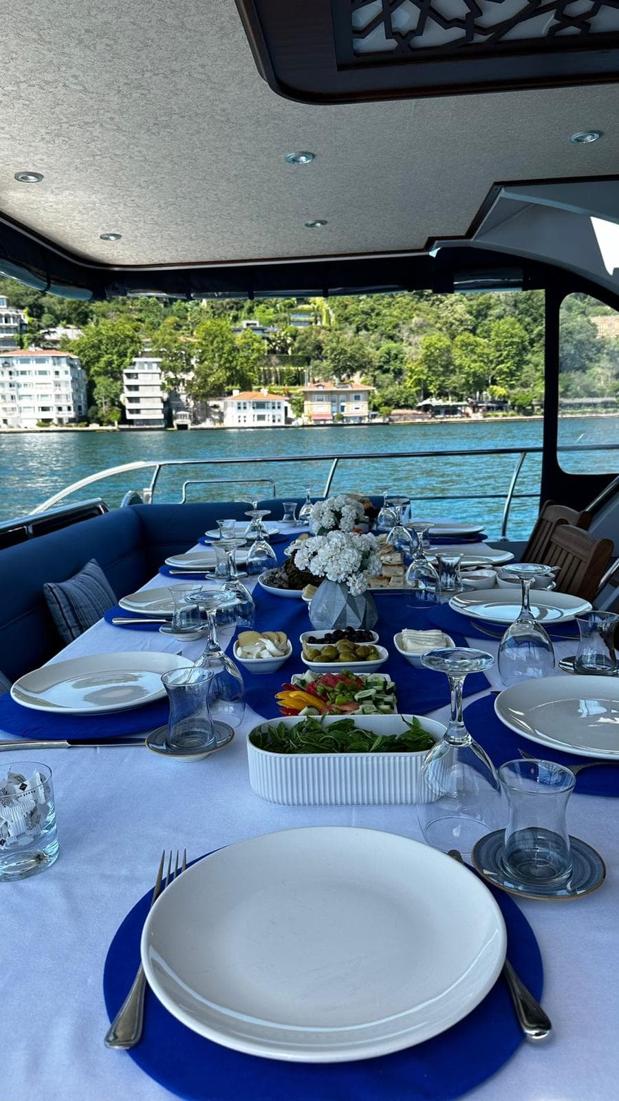 Private Bosphorus Dinner Yacht Cruise