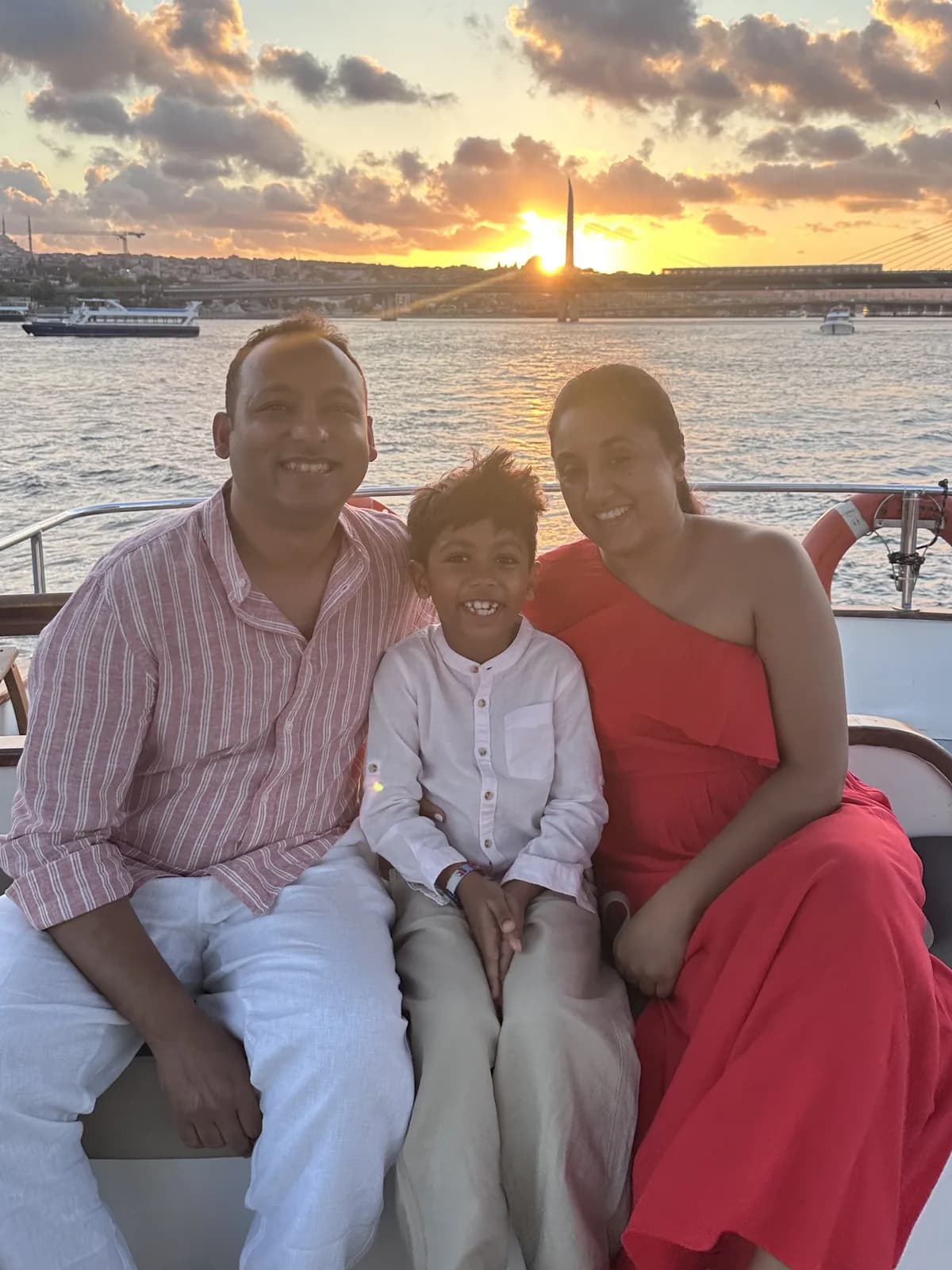 Wedding Anniversary on Yacht — Bosphorus tour in Istanbul