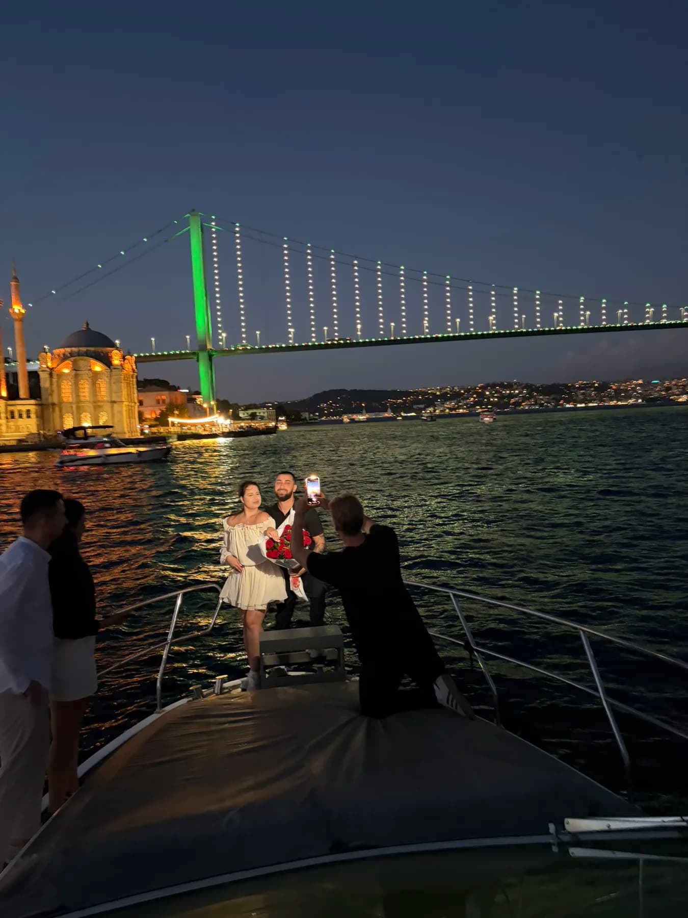 Real proposal moments on the Bosphorus — real guest moment 2