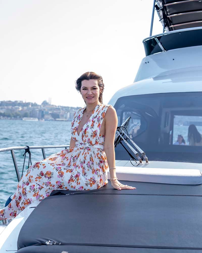 Bosphorus Sightseeing Yacht Cruise — Bosphorus tour in Istanbul