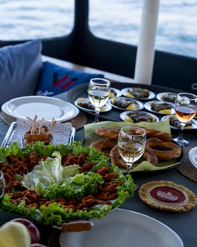Private Bosphorus Lunch Yacht Cruise — Bosphorus tour in Istanbul
