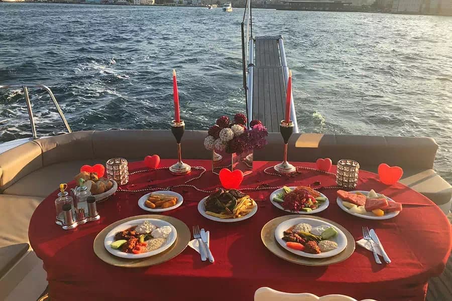 Private Bosphorus Dinner Yacht Cruise